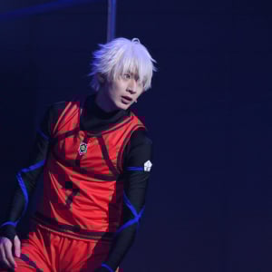 天才・凪を表現するため肉体改造！舞台『ブルーロック -EPISODE 凪-』パルクールセットで大迫力＆スピード感ある試合シーンに！