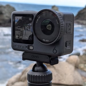 DJI「Osmo Action 6」を持って旅先で撮影してみた　可変絞り機構で日中から夜間までさまざまなシーンに対応するアクションカメラ