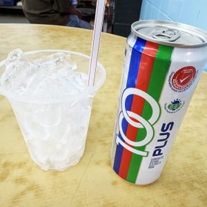 このドリンク飲んだことある？ 缶ジュースの「100PLUS」っていうんだけど