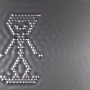 原子を動かして制作したギネス記録の極小アニメがスゴい！　IBMが制作した『A Boy and His Atom』