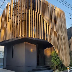 アンドロイド開発の第一人者・石黒浩が理想の家をつくった！ 5年後の家はテクノロジーで“感性”を刺激する?! 香りや環境音が季節の移ろいで変わる仕掛けとは？「ivi house」