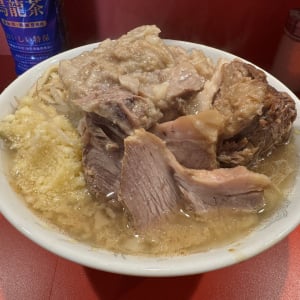 ラーメン二郎 名古屋大曽根店の小豚ラーメン＋ニンニクアブラ / ルールとメニュー