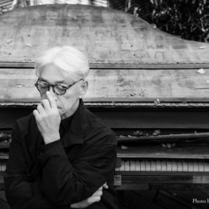 坂本龍一、最後の3年半の軌跡を辿る『Ryuichi Sakamoto: Diaries』 大森健生監督インタビュー「親しみやすい存在であり、計り知れない存在」
