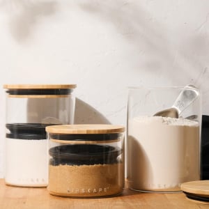 「キャニスターってコーヒー豆が酸化しそう」を解決。ガラスなのに密閉に近づくコレがすごい…！