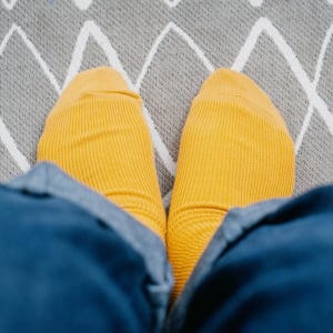 靴下に投資してきた私が6年間愛用しているのは、一見「ふつうの靴下」なコレです