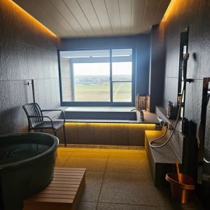 【福井県あわら市】グランディア芳泉の最上階に、メゾネットタイプのサウナ付き特別客室「瑠璃」誕生！