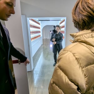 プレゼントボックスを開けたらスピークイージーが出現！ 渋谷キャストで「ウッドフォードリザーブ」のイベントが開催中