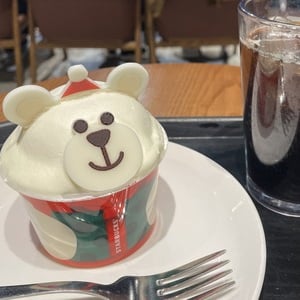 韓国「スターバックス」ホリデーシーズン2025、日本と違う映えスイーツなど現地レポ