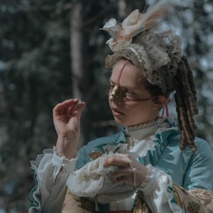 シンデレラの“醜い義姉”が挑む過激ダイエット方法……　『アグリーシスター 可愛いあの娘は醜いわたし』本編映像　※マネしないで［ホラー通信］