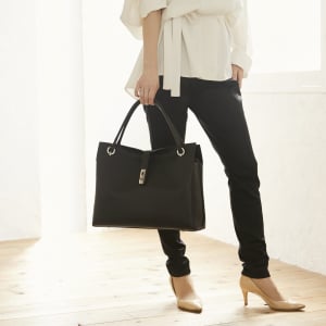 「早苗バッグ」と話題の濱野皮革工藝製バッグ　需要に供給は追いつきそうですか？