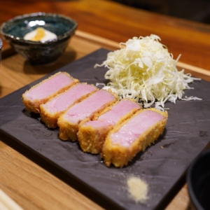 【京都府京都市】京都・河原町にロゼとんかつが主役の食堂酒場「こがら食堂と夜酒場」がオープン