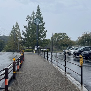 愛知・豊田市「鞍ヶ池公園」のスタバ、絶景と雨でも楽しめるポイント