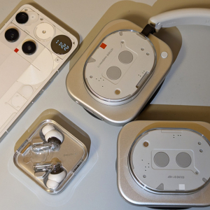 「Nothing Headphone (1)」と「Nothing Ear (3)」のどちらが買いか考察してみる