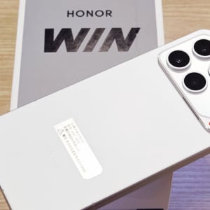 10,000mAhバッテリーに空冷ファンや185Hzも！新たなゲーミングスマホ「HONOR WIN」レビュー