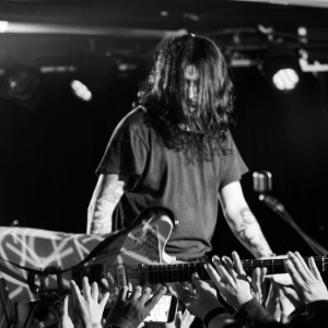 DURAN、カニエ・ウエストのカバー曲「Black Skinhead」MVを公開