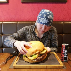 運動はしたくないけどラーメンとピザとバーガーを食いまくる私が絶対に太らない理由