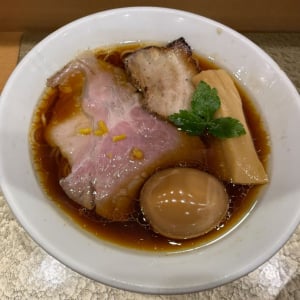 【大阪グルメ】近鉄・阪神の大阪難波駅構内にある行列のできるラーメン店　「なにわ麺次郎」に行ってみた