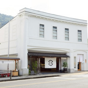 箱根の老舗ちもと×ポーラ美術館。箱根にまつわる浮世絵パッケージの和菓子セット発売