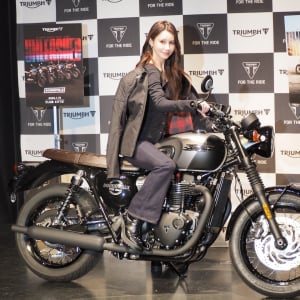 ダレノガレ明美、トライアンフのアンバサダーに就任！「なくてはならない相棒」バイク愛を語る