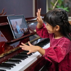 遊ぶように学べる育成型コーチング！オンライン音楽レッスン「OTOLIV Lesson Online」