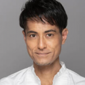 俳優青木伸輔がイスラエル・パレスチナ紛争をテーマにした劇に挑戦　「プリズンウィズアウトシーリング…色を失った街…」が北沢タウンホールで開催