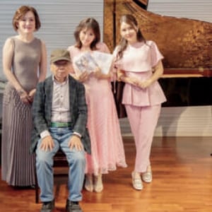 大西亜里が若松宗雄プロデューサーをゲストに、松田聖子メドレーを披露