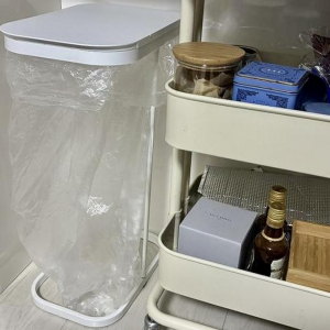 3年愛用している、山崎実業の「ホルダー型」ゴミ箱が革命的。あるあるなストレスから解放されたよ