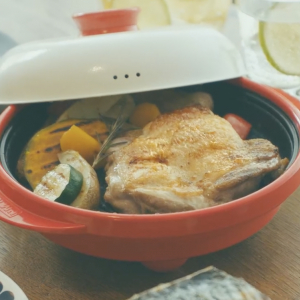 なんと1台8役。電子レンジで温めるだけで「フライパンで焼いたみたいな焼き目」がつくコレ、すごくない？