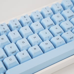 日本の魅力を世界へ伝える「HHKB カラーキートッププロジェクト」最終章の第5弾は淡い空色の「キートップセット（空）」