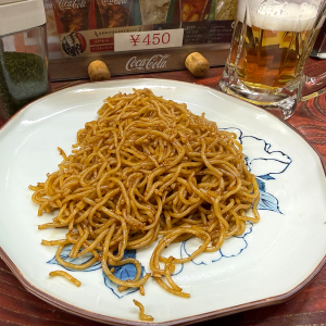 こういうので十分なんだよなぁ……浦和「ひとりあじ」の『究極の焼きそば』で飲む