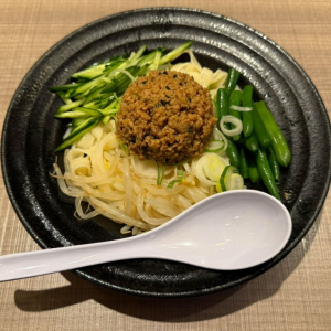 【宇都宮グルメ】復刻の「炸醤麺」も食べることができる！　駅ビルの人気餃子店「宇都宮みんみん」【餃子】