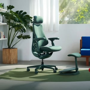 電動ランバーサポートが最適な作業姿勢と極上のリラックス体験を実現するワークチェア「LiberNovo Omni」レビュー