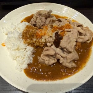 「狂ったくらい旨い」　リュウジさん・安元洋貴さんと「しゃぶ葉」のコラボ鍋で「ガンギマリ豚カレー」を作って食べてみた