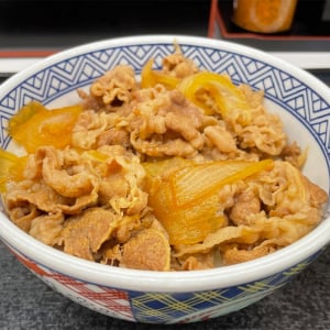 【グルメ情報】吉野家と松屋で「味噌汁をおいしく飲む方法」がこれです