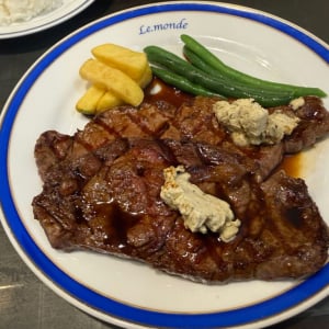 【新宿グルメ】「新宿西口でお手頃価格のステーキランチを」という感じだった「ル・モンド」　久々に食べてみた