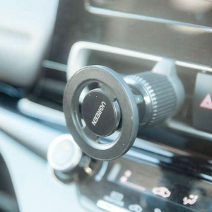 UGREENの「車用」スマホホルダーで、レンタカー＆カーシェアで感じていたストレスが解決しました