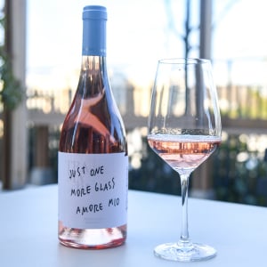 おしゃれなボトルにも注目！ 「Tramari WORLDWIDE PREVIEW: Just One More Glass Amore Mio」で南イタリアのロゼワイン『トラマーリ』を体験