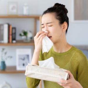 花粉症の悩み、最多は「仕事・家事の集中力低下」97％が生活に影響！薬に頼らないケアを求める声も