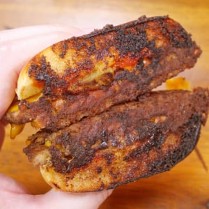 【マクドナルド】料理人・鳥羽周作シェフの「ダブルチーズバーガーをもっと美味しくする方法」はこうするとレベルアップする