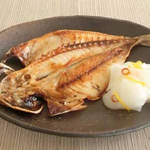 アジの干物の焼き方！プロのふっくら焼くコツ＆野菜の付け合わせ