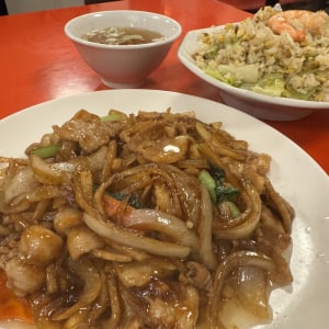 神奈川県川崎市の「豚こまを使った生姜焼き」→ そして思い出すインドールの生姜焼き