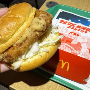 【宇宙世紀グルメ】俺はガンダムで行く！ マクドナルドの「タルタル油淋鶏風チキンタツタ」を食べた感想