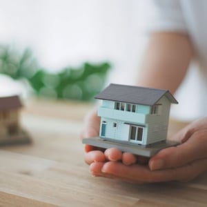 住宅ローン返済が安くなる?! 「残クレ」車だけじゃない。「残価設定型住宅ローン」および住宅融資保険の仕組み・メリット徹底解説
