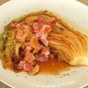 白菜を焼くだけ！メインのおかずになるコクうまの焼き野菜レシピ