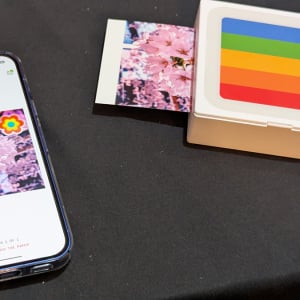 Polaroidが正方形に出力できるモバイルフォトプリンター「Hi-Print 3×3」のクラファン開始　スマホの写真をプリントしてみた