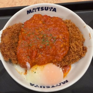 【グルメ】「あの松屋の味を大麦豚で食べる！」4月29日から1週間限定販売　松のや「うまトマ大麦豚ロースかつ定食」を食べてみた