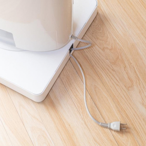 山崎実業の「ケーブルをしまえる台車」が天才すぎ。生活感も煩わしさも減って、掃除も楽になった！