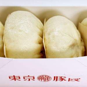 【中華まん最強グルメ】551蓬莱の豚まんが無いならジェネリック551「東京豚饅」で肉まんを食べればいいじゃない