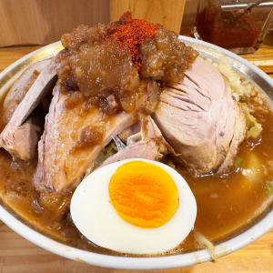 超人気ラーメン屋のラーメン二郎インスパイア系ラーメンを食べる / 秋葉原わいず