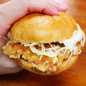 ケンタッキーの「鶏竜田」はマクドナルドの「チキンタツタ」より美味しいのか実際に食べてみた